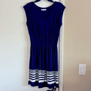 Super comfy Banana Republic navy and white summer dress